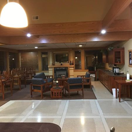 Prairie Inn Holmen La Crosse Area Экстерьер фото