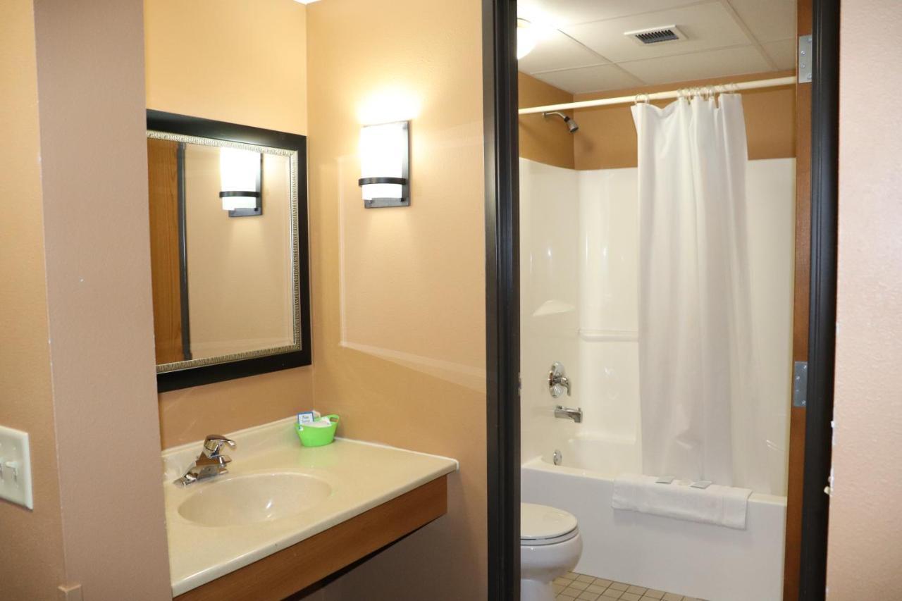 Prairie Inn Holmen La Crosse Area Экстерьер фото