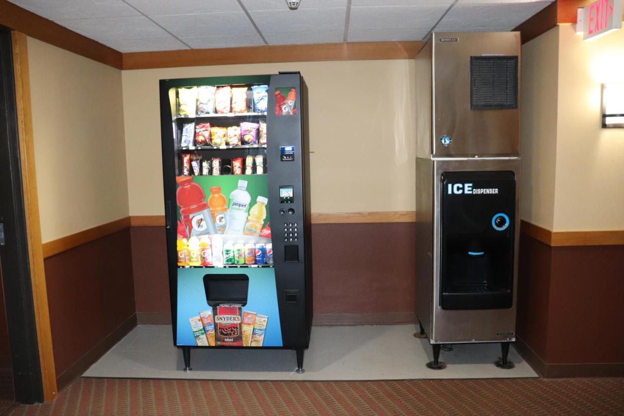 Prairie Inn Holmen La Crosse Area Экстерьер фото