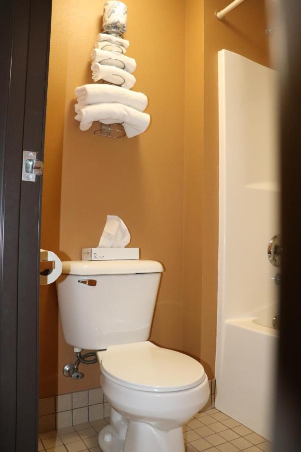 Prairie Inn Holmen La Crosse Area Экстерьер фото