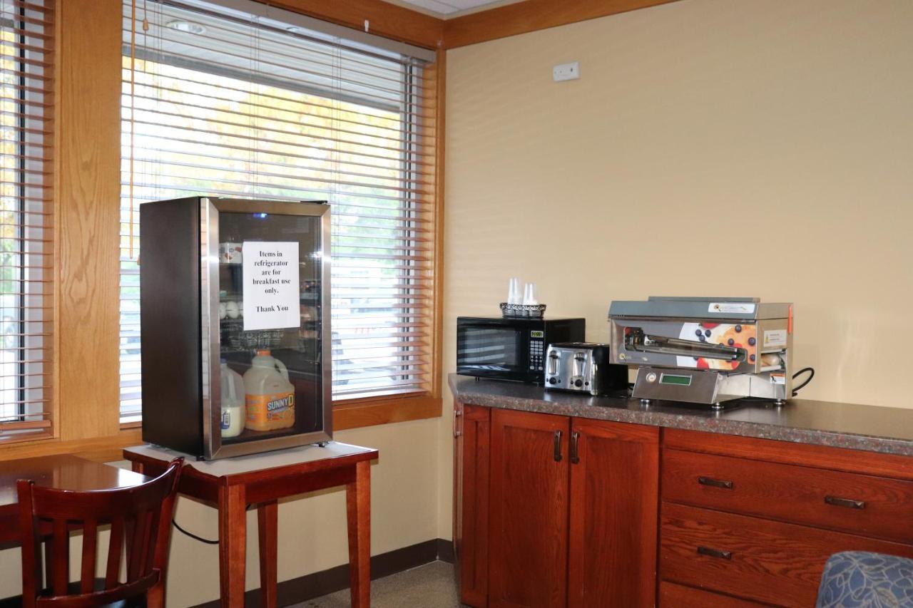 Prairie Inn Holmen La Crosse Area Экстерьер фото