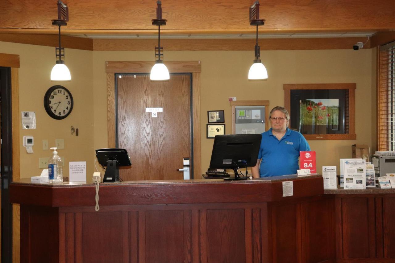 Prairie Inn Holmen La Crosse Area Экстерьер фото