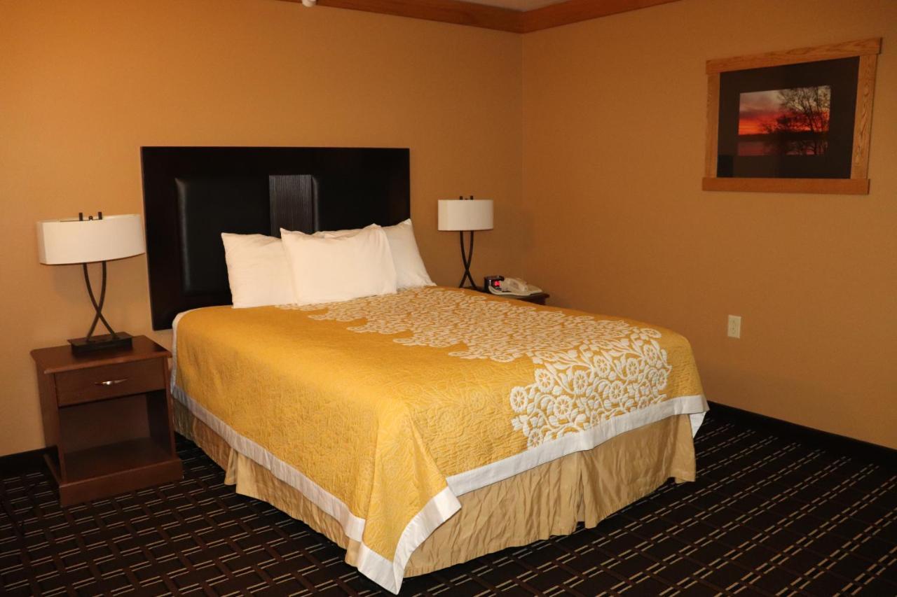 Prairie Inn Holmen La Crosse Area Экстерьер фото