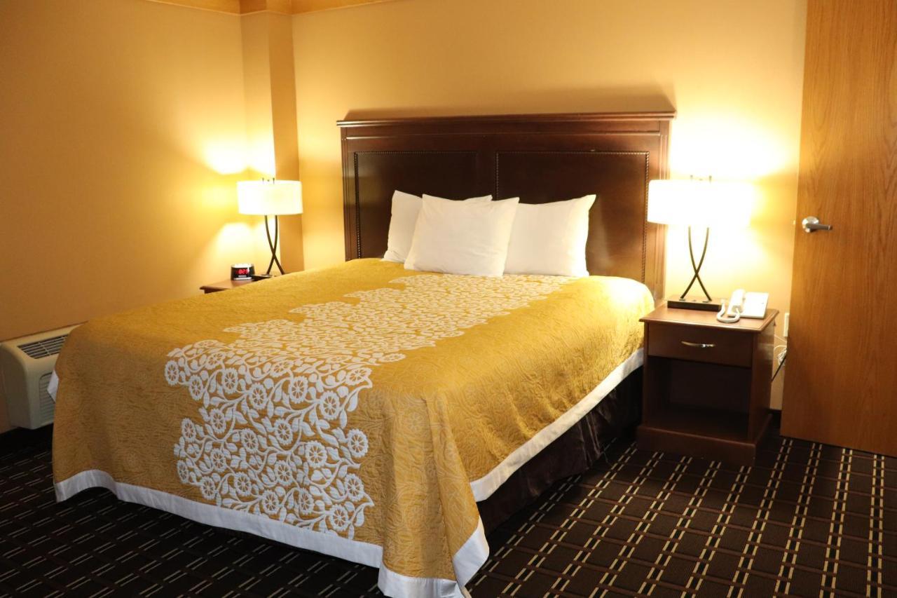 Prairie Inn Holmen La Crosse Area Экстерьер фото